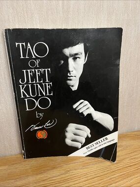Tao of Jeet Kune Do by Bruce Lee